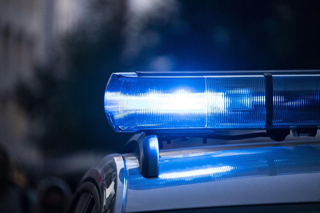 Police, cop, emergency — 5 Easy Tips To Help Build Business Credit