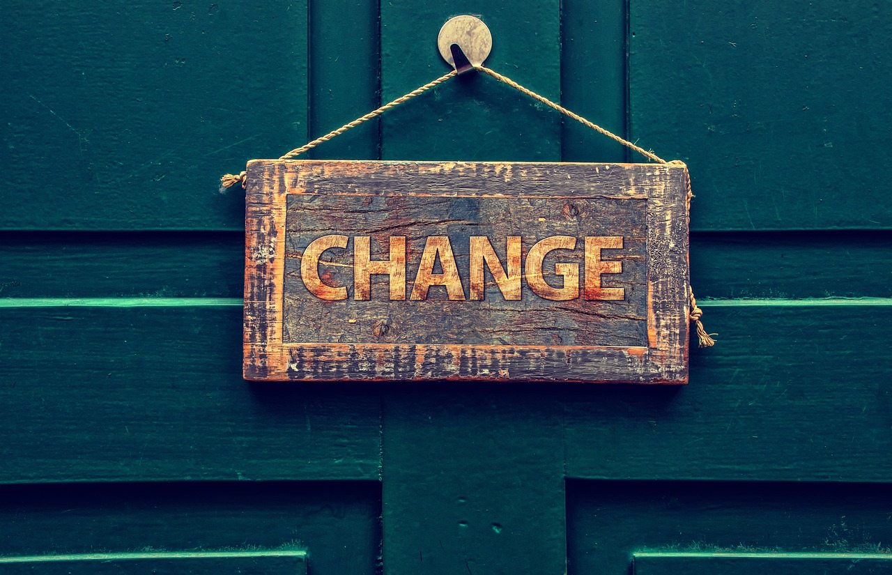 Change, board, door — Choosing the Best Lawyers for De Facto Relationship Counseling