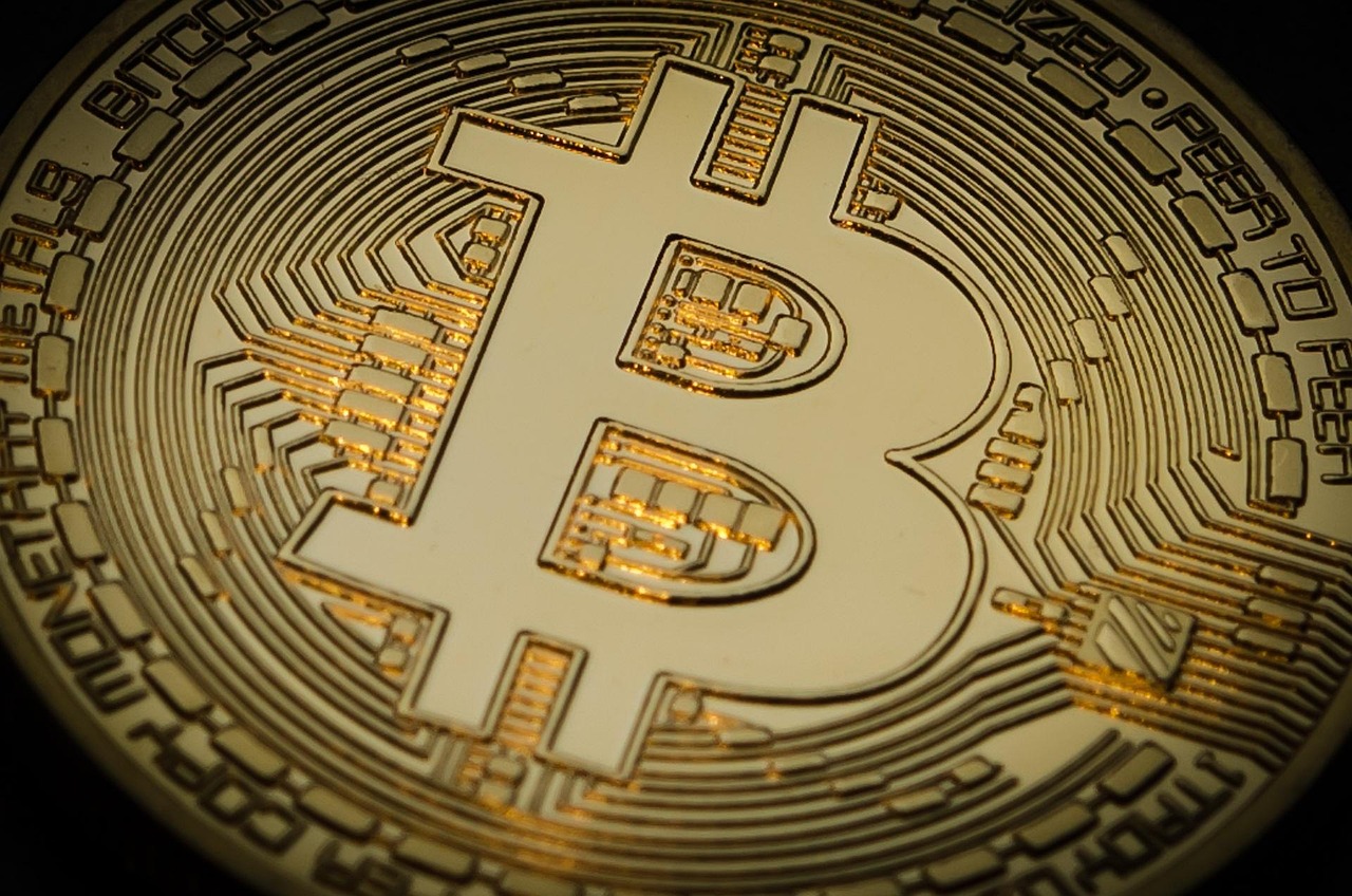 Currency, money, wealth — Major benefits of using online stock trading platform
