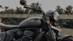 Jawa 42 All Stars: Best Deals on Amazon and Flipkart